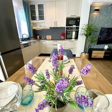 Luxury House Prestige سبليت
