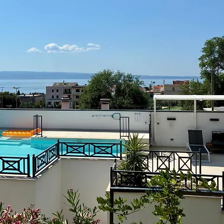 Luxury House Prestige - *
